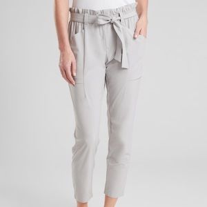 Athleta Skyline pant- stone grey, size 4P. NWOT